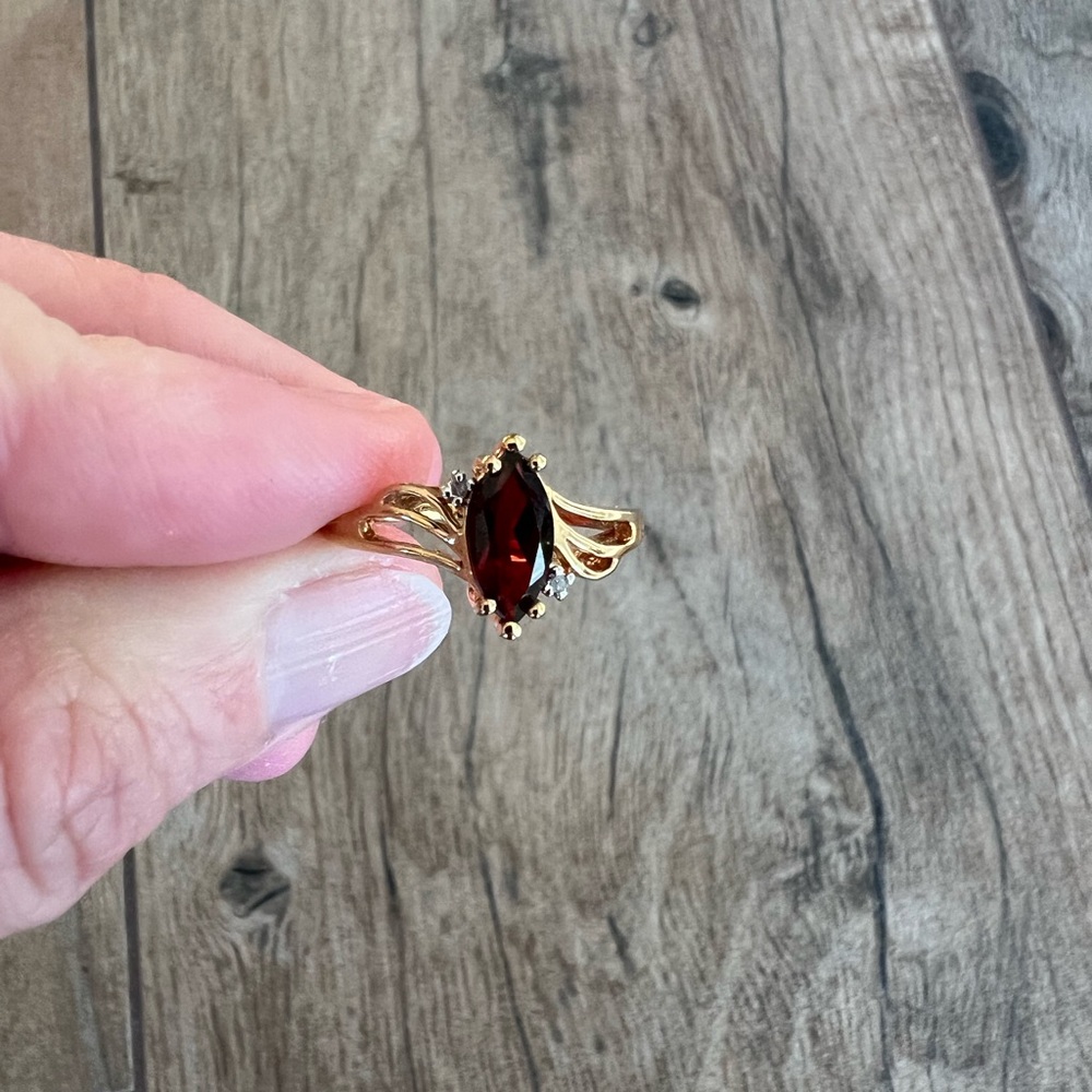 Red Gemstone & Rhinestone Gold Ring - Picture 3 of 6